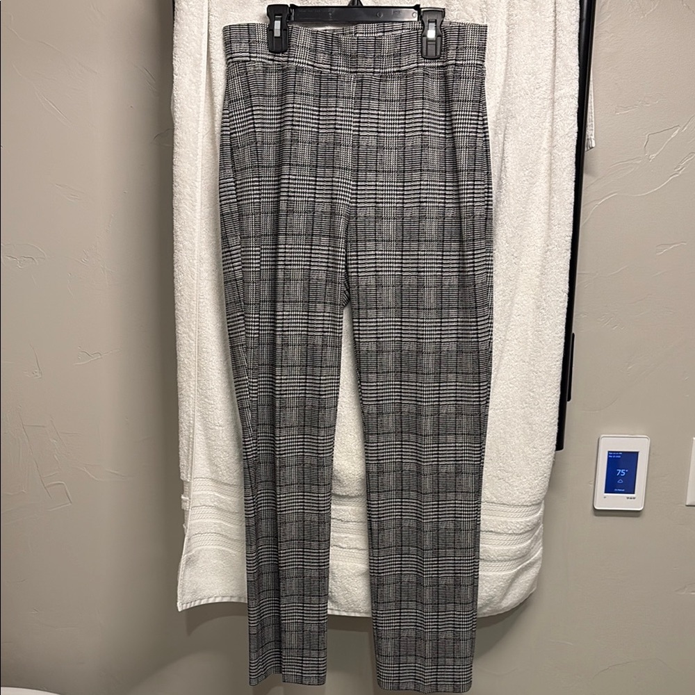 Joseph Ribkoff Gray Straight Leg Pants